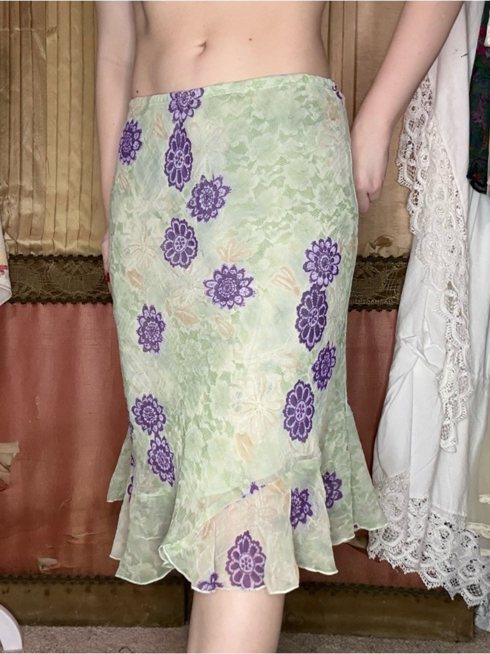 Vintage 90’s Clio Light Green Midi Skirt with Purple Floral Appliqués - Picture 3 of 9